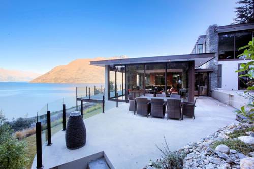 Queenstown New Zealand Booking.com_temporary_text