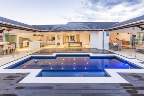 Mermaid Waters Australia Hotel Booking.com