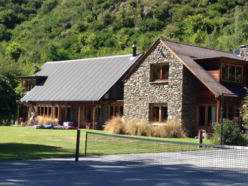 Arrowtown New Zealand Booking.com_temporary_text