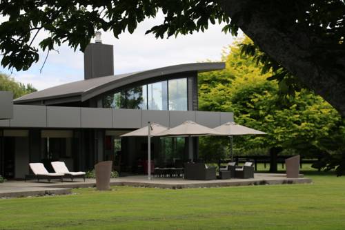 Cambridge New Zealand Booking.com_temporary_text