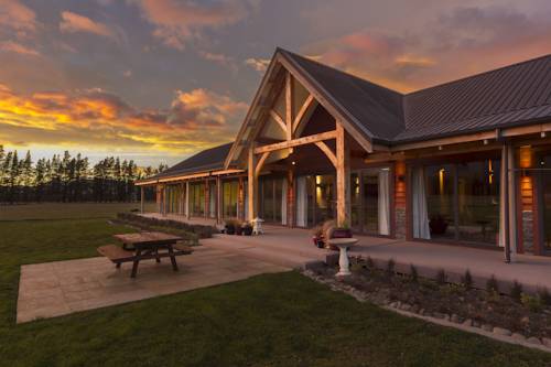 Hanmer Springs New Zealand Booking.com_temporary_text