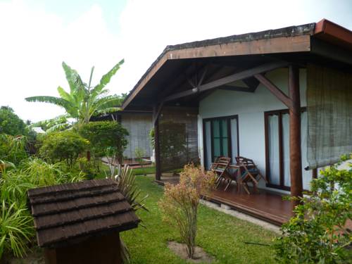 Haapiti French Polynesia Booking.com_temporary_text