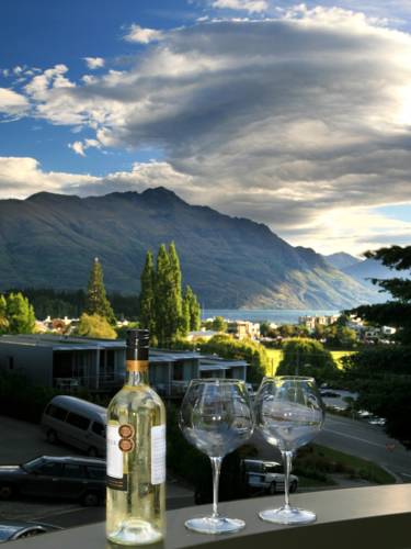 Queenstown New Zealand Booking.com_temporary_text