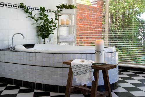 Daylesford Australia Discount Code Booking.com