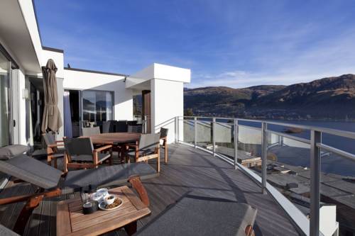 Queenstown New Zealand Booking.com_temporary_text