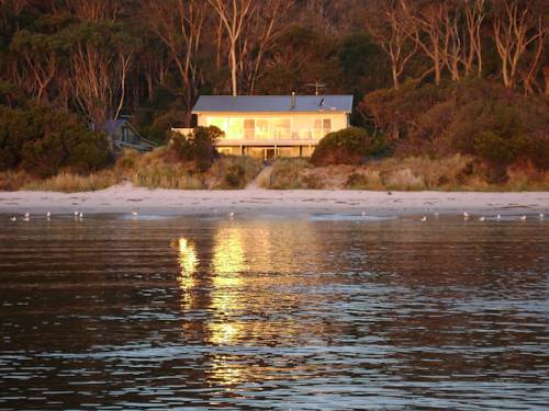 White Beach Australia Hotel Booking.com