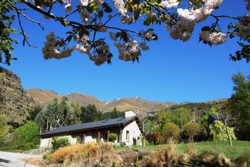 Arthurs Point New Zealand Booking.com_temporary_text